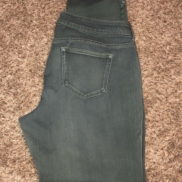 Maurice’s Olive Jagging - Picture 3 of 3